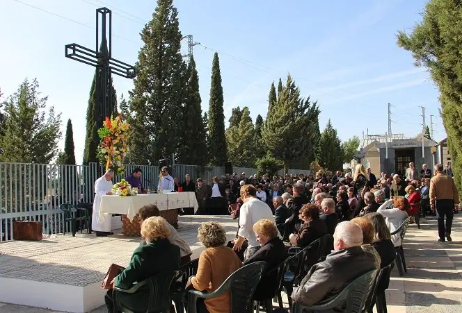 Cementerio Misa Difuntos Santos