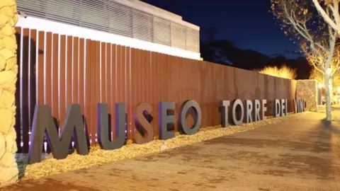 exterior del museo torre del vino web