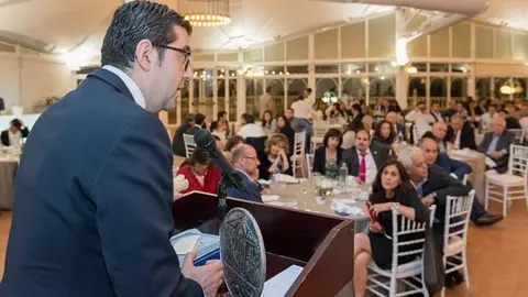 Joaqu&iacute;n Parra agradeciendo el premio