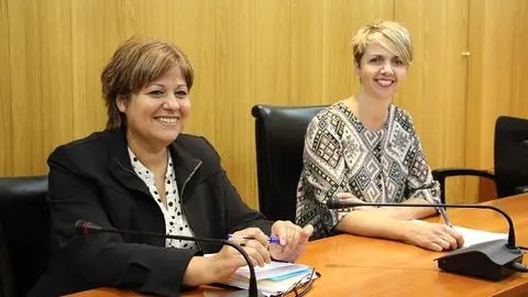 Hortensia L&oacute;pez y Mar delgado