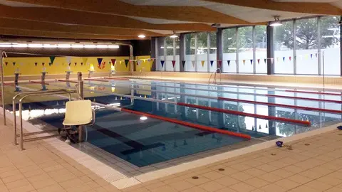 Piscina climatizada Diana S&aacute;nchez