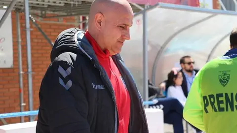 Cabezuelo Rojo Yugo UD Socu&eacute;llamos