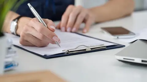 Estudiante educaci&oacute;n apuntes examen