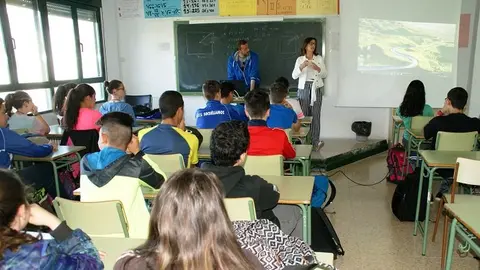 Clase instituto colegio aula alumnos