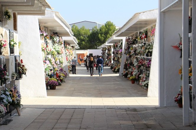 Cementerio Misa Difuntos Santos